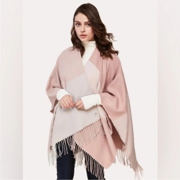 Soia & Kyo Open Front Fringe Knit Poncho Cardigan NWT - Picture 1 of 8